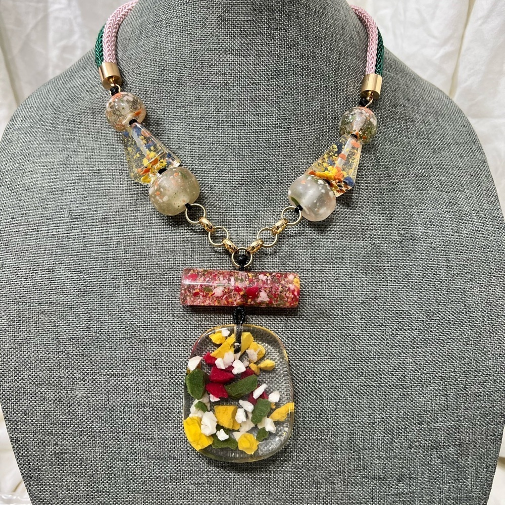 Fashion Jewelry Ladys Acrylic Necklace Mixed With Gold Plated Stainless☑️ - Picture 2 of 8